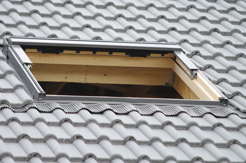 Pose de fenêtres de toit Velux à Chepniers et alentourwebp