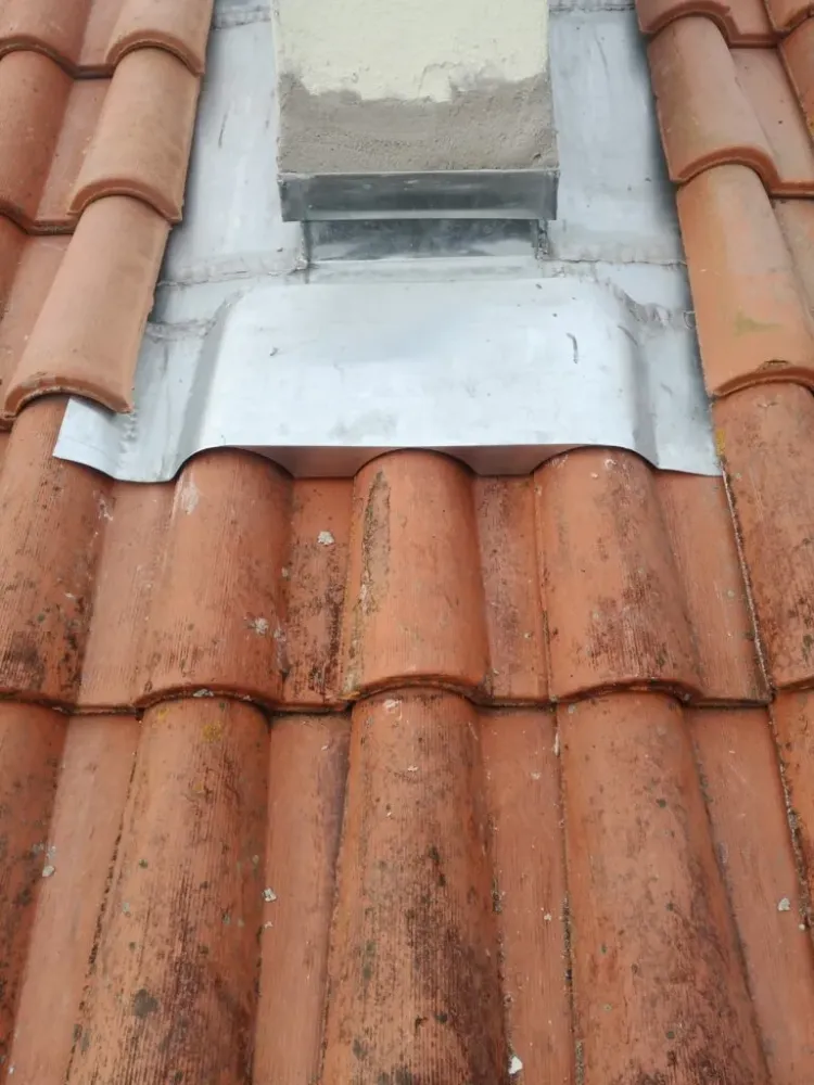 installation-gouttiere-zinc-chepniers